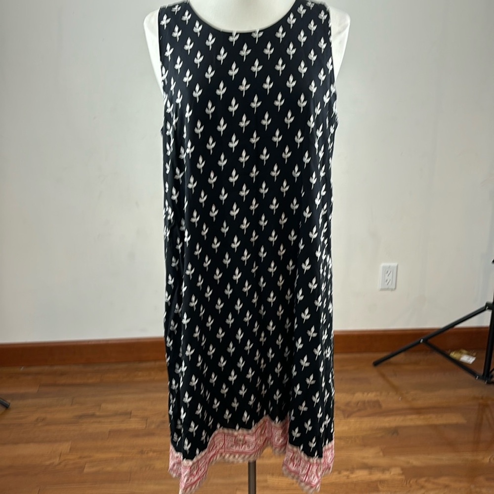Hatley brand women’s sleeveless dress. Women’s size Large